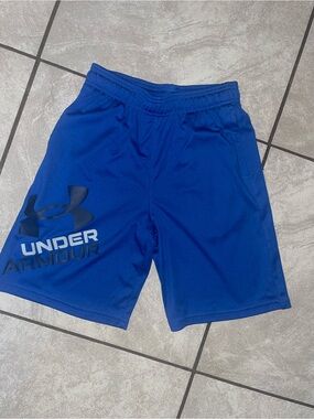 Boys UA shorts YMD